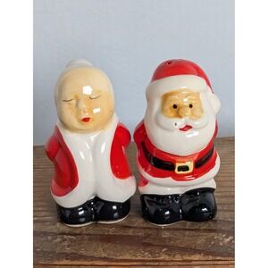 Vintage Santa & Mrs Claus Ceramic Salt & Pepper Shakers Christmas Set 4"